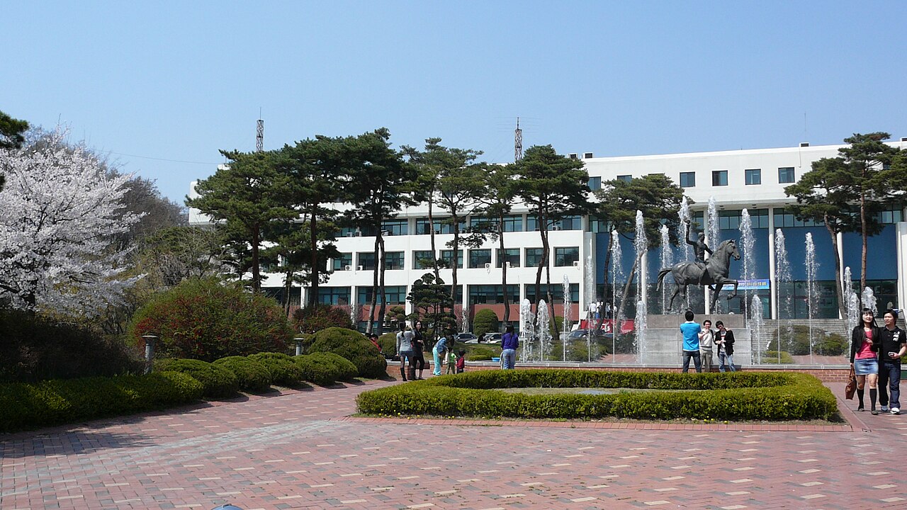 Woncheon Hall and Pioneer statue, Ajou University