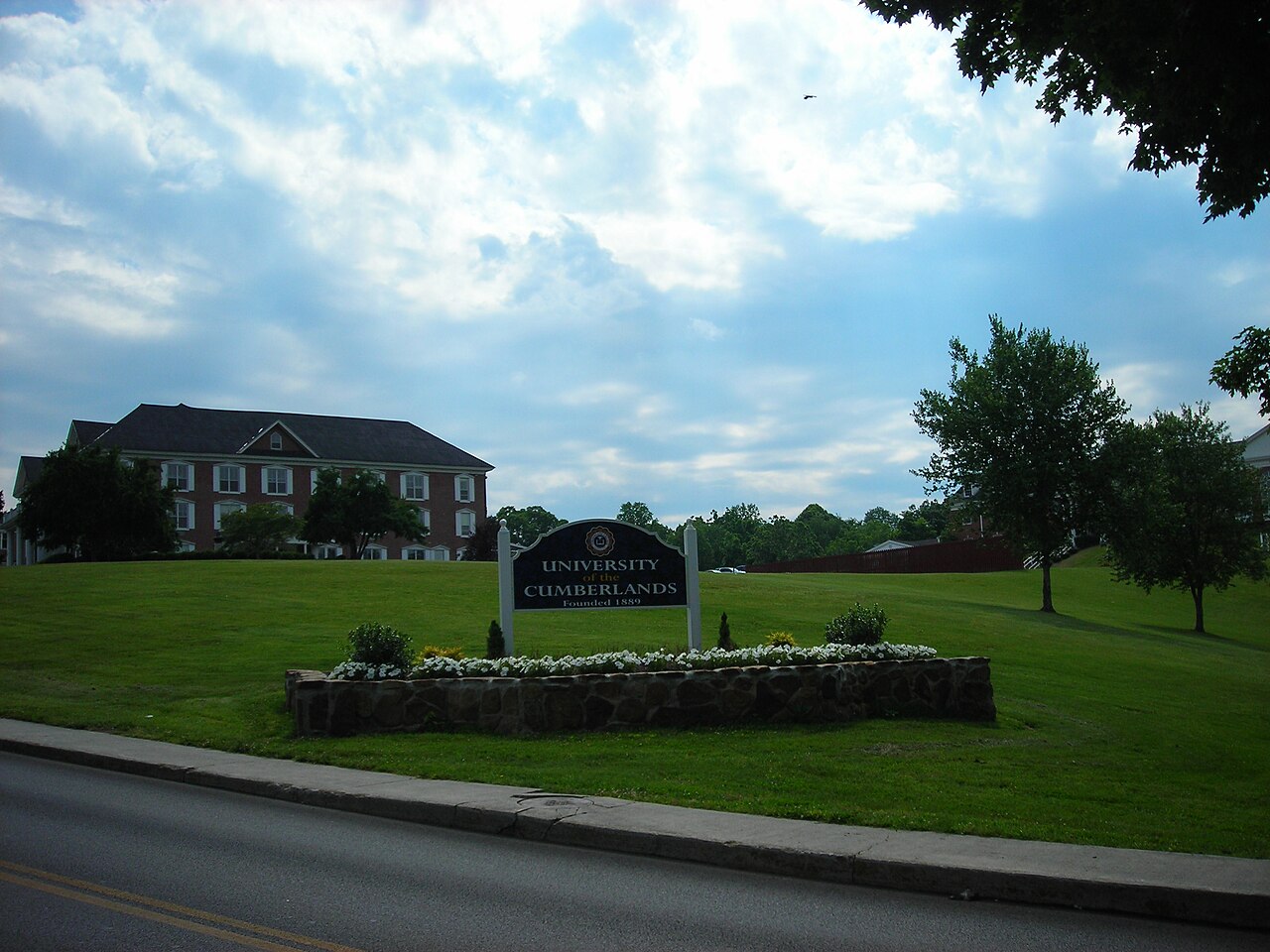 Campus entrance, University of the Cumberlands